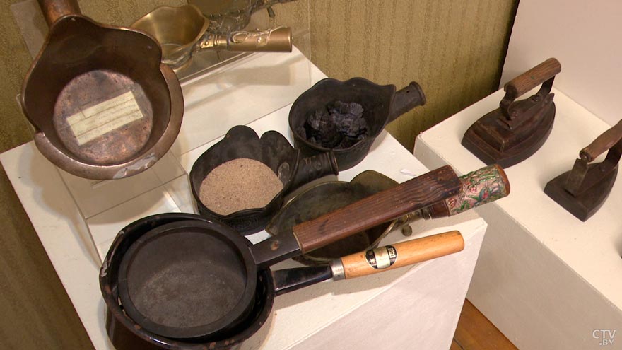 Irons museum. Collecting vintage irons. History of ironing. История глажения. Утюг спиртовой