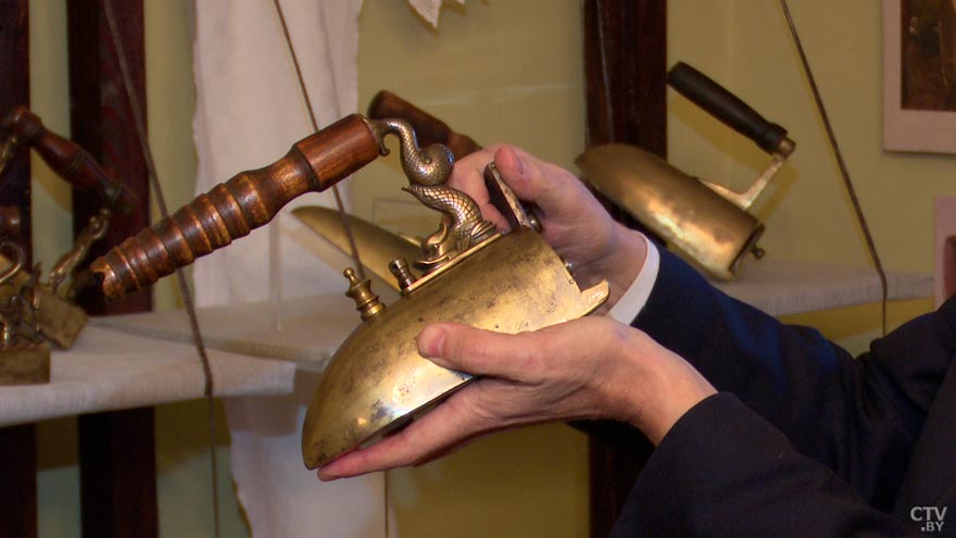 Irons museum. Collecting vintage irons. History of ironing. История глажения. Утюг спиртовой