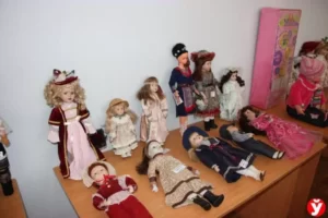 Целый этаж для кукол. Алёна Ровба из Борисова собрала уникальную коллекцию игрушек