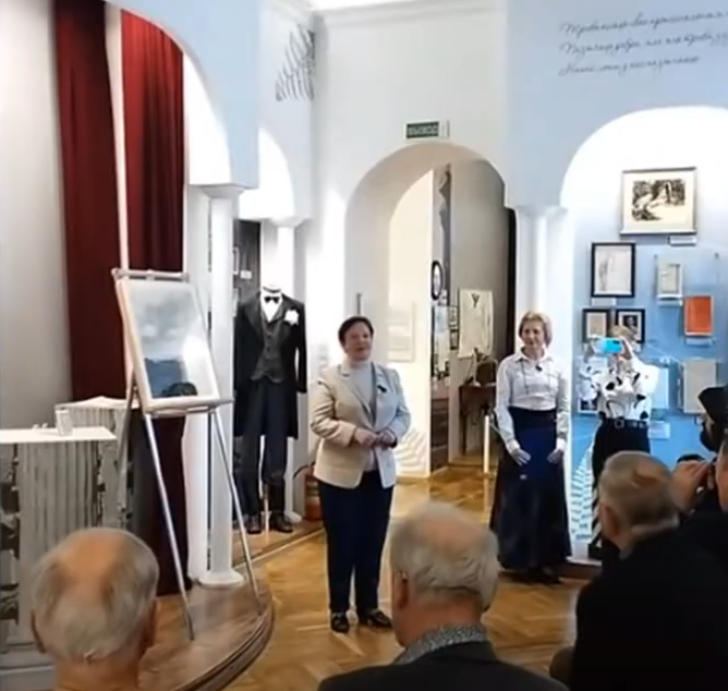 Передача раритетов в музей Янки Купалы