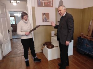 Посещение выставки "Утюги на все лады"