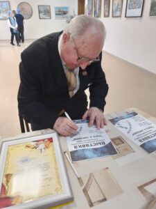 Выставка "Путь к звездам"