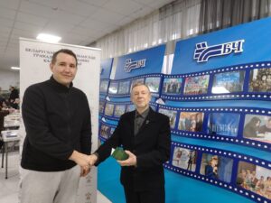 Вручение членского билета БелРООК