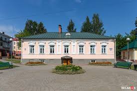 Выставка члена БелРООК «СИМФОНИЯ ФАРФОРА»