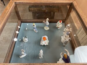 Фоторепортаж с выставки «СИМФОНИЯ ФАРФОРА»