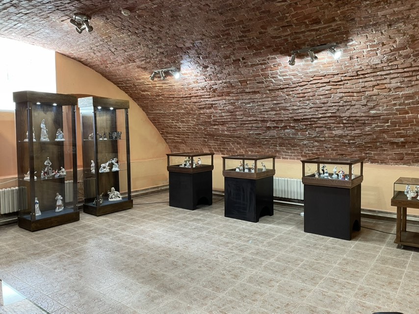 Фоторепортаж с выставки «СИМФОНИЯ ФАРФОРА»