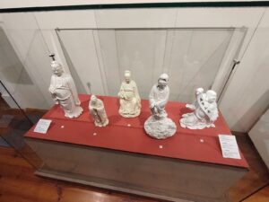 Белорусские коллекционеры и ценители фарфора на открытии выставки «Китайский фарфор Дэхуа»