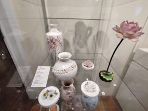 Белорусские коллекционеры и ценители фарфора на открытии выставки «Китайский фарфор Дэхуа»