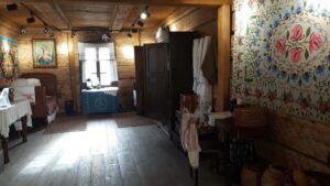 Репортаж с открытия выставки "Утюги, весы, домашний быт"