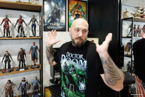 Коллекция на тысячи долларов. Вот зачем белорус собирает фигурки Marvel