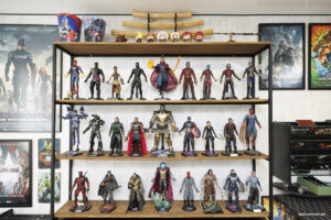 Коллекция на тысячи долларов. Вот зачем белорус собирает фигурки Marvel