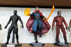 Коллекция на тысячи долларов. Вот зачем белорус собирает фигурки Marvel