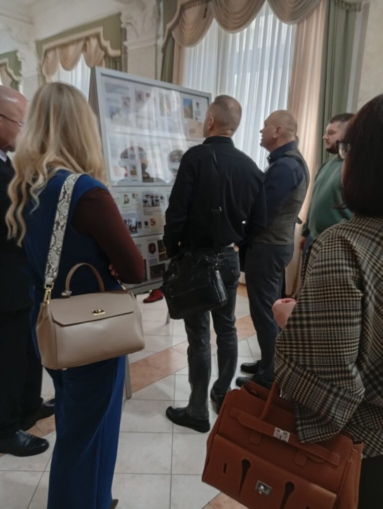 Открытие выставки БелРООК и БСФ в Академии управления при Президенте Республики Беларусь