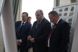 Открытие выставки БелРООК и БСФ в Академии управления при Президенте Республики Беларусь