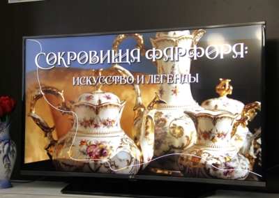 «Искусство и легенды фарфора»: выставка в Гродно представляет 650 экспонатов