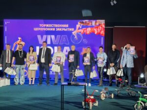 Церемония закрытия выставки VIVA KOLA ART