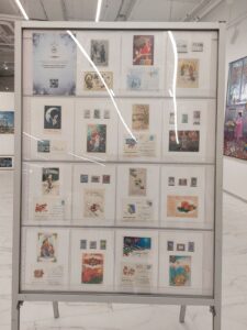Новые грани искусства в арт-пространстве VivaKolaArt. Новогоднее настроение в ТЦ Призма.