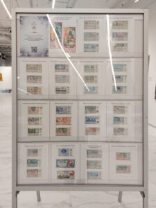 Новые грани искусства в арт-пространстве VivaKolaArt. Новогоднее настроение в ТЦ Призма.