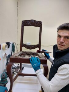 Член БелРООК открыл реставрационную мастерскую