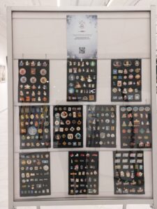 Новые грани искусства в арт-пространстве VivaKolaArt. Новогоднее настроение в ТЦ Призма.