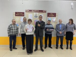 Предновогодняя встреча в кружке “Юный филателист”