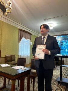Подарок музею Якуба Коласа от члена БелРООК