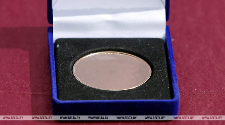 Производство монет из драгоценных металлов планируют расширить в Беларуси 