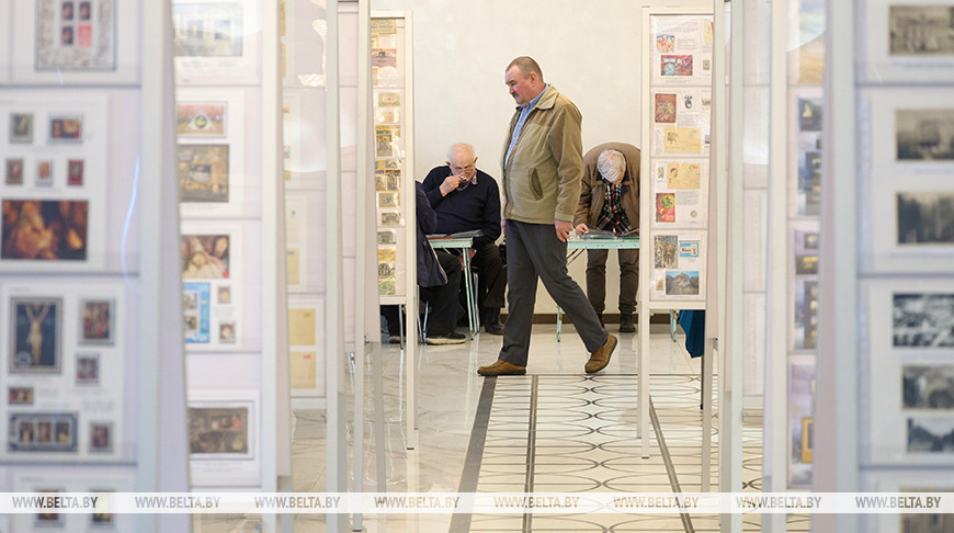 От монет до «Янтарного хуторка». Что сейчас собирают белорусские коллекционеры 