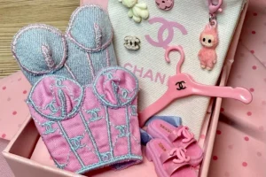 От утюгов до кукол и мемов. Что коллекционируют белорусы разных поколений