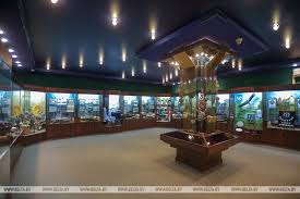 Занятие в клубе юных коллекционеров. Анонс