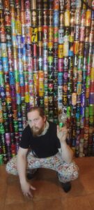 От утюгов до кукол и мемов. Что коллекционируют белорусы разных поколений