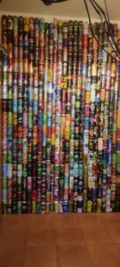 От утюгов до кукол и мемов. Что коллекционируют белорусы разных поколений