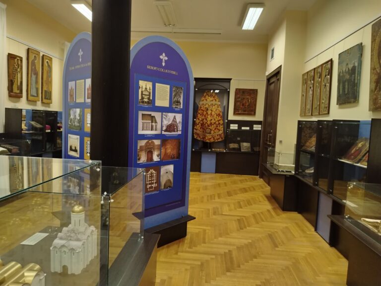 Экскурсия членов БелРООК в церковно-исторический музей